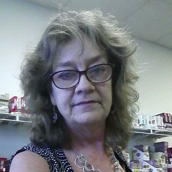 Meet your Posher, Deborah - Picture 1 of 1